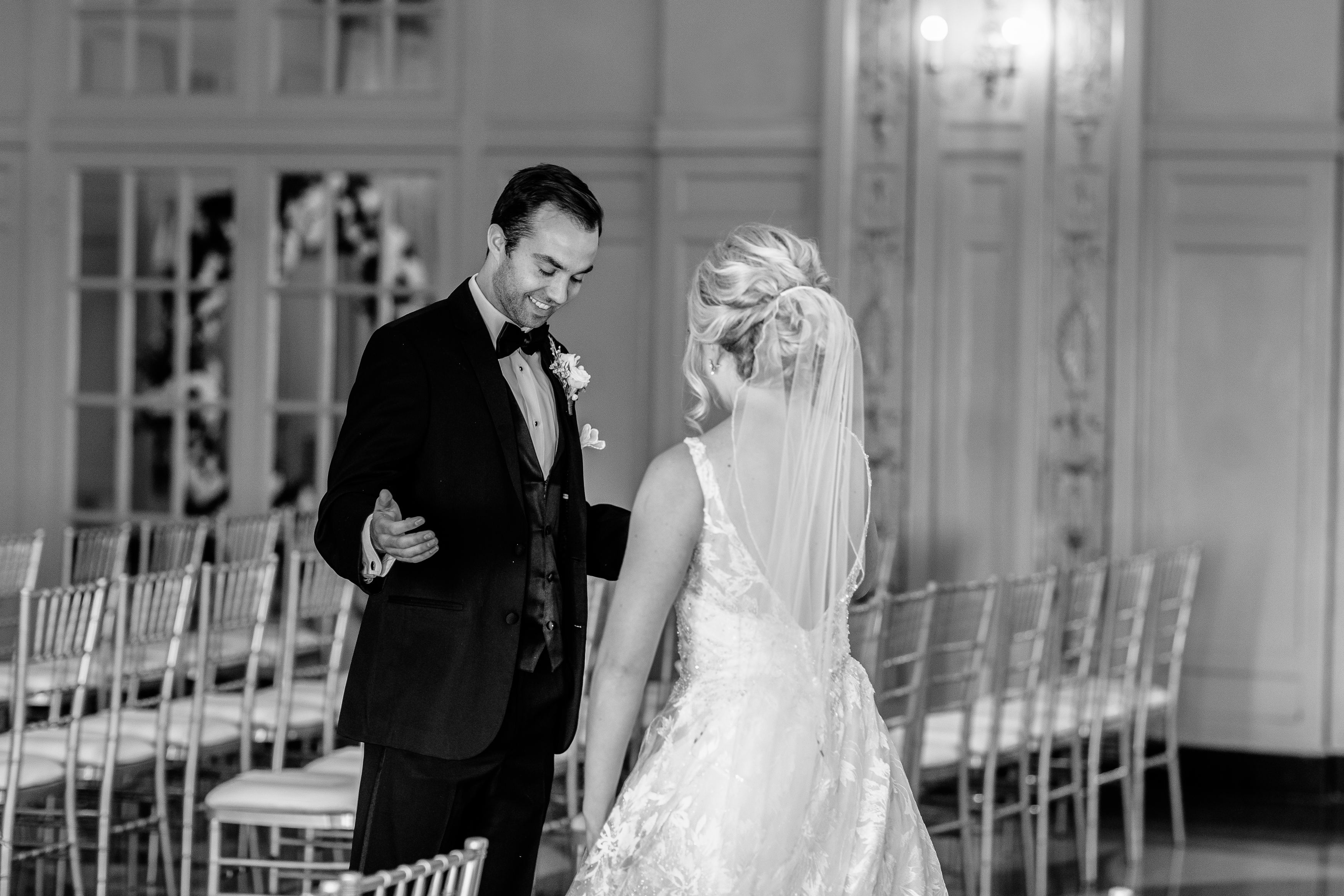 5 Invaluable Reasons To Do a First Look On Your Wedding Day - Showit Blog